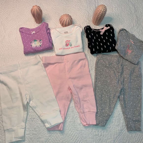 3 Carter’s sets Bundle with an extra long sleeves onesie size 3M - Picture 2 of 9